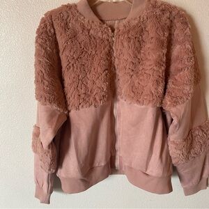 Women’s jacket size S Small peach faux fur pockets